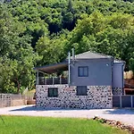 Апартаменты Oνειροπετρα 4